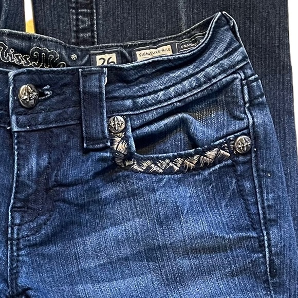 Miss Me Signature Rise Embellished Jeans Size 26 - Picture 13 of 14